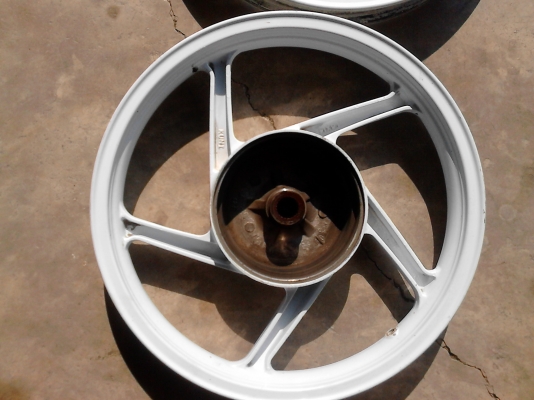 แม๊ก KUNI  รถจักรยายยนต์ HONDA  KRICK คู่ ล้อหน้า-หลัง TEL.081-427-3941