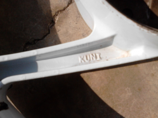 แม๊ก KUNI  รถจักรยายยนต์ HONDA  KRICK คู่ ล้อหน้า-หลัง TEL.081-427-3941