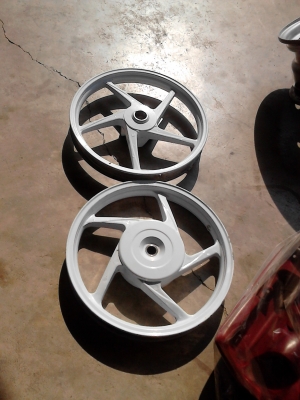 แม๊ก KUNI  รถจักรยายยนต์ HONDA  KRICK คู่ ล้อหน้า-หลัง TEL.081-427-3941