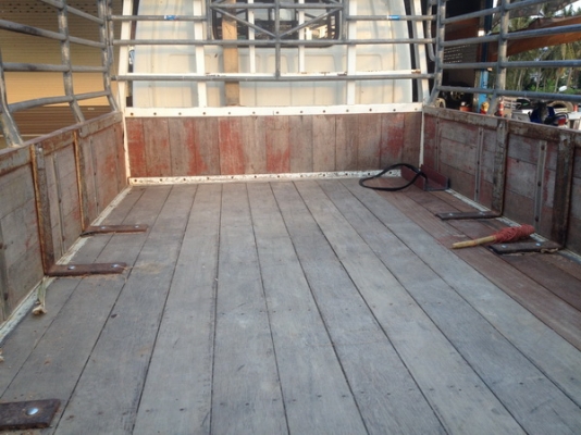 ขายรถบรรทุก 4 ล้อ ISUZU สภาพเดิมๆ พร้อมใช้งาน