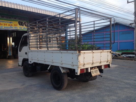 ขายรถบรรทุก 4 ล้อ ISUZU สภาพเดิมๆ พร้อมใช้งาน