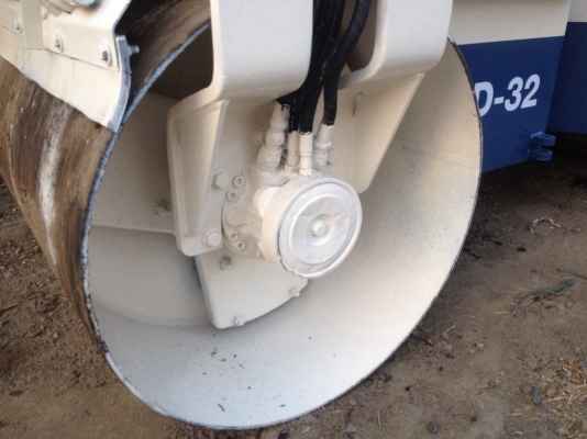 รถบดIngersoll-Land DD32 สั่น2ล้อ2เพลา ใช้งานได้ดี ขายแล้วคะ