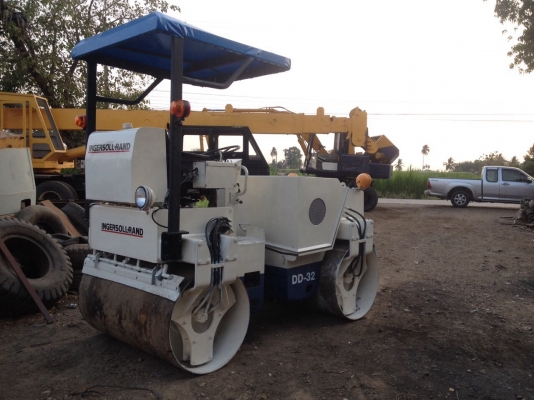 รถบดIngersoll-Land DD32 สั่น2ล้อ2เพลา ใช้งานได้ดี ขายแล้วคะ
