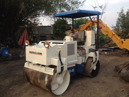 รถบดIngersoll-Land DD32 สั่น2ล้อ2เพลา ใช้งานได้ดี ขายแล้วคะ