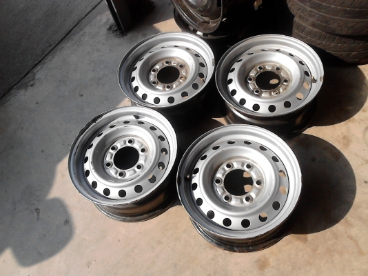 กะทะล้อ 6 รู  ขอบ 15   ( 15X 6 1/2 )    ชุด 4 ใบ TEL.081-427-3941