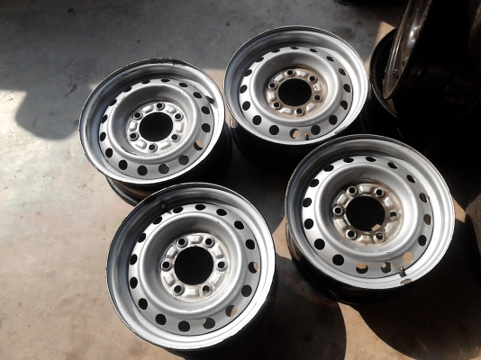 กะทะล้อ 6 รู  ขอบ 15   ( 15X 6 1/2 )    ชุด 4 ใบ TEL.081-427-3941