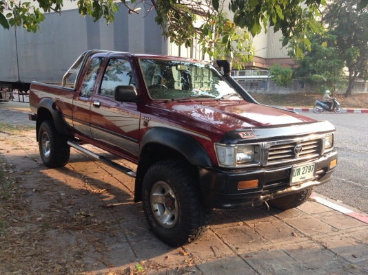 TOYOTA LN111 โฟวีลแท้ปี40 รถนำเข้าหายากจร้า เครื่อง 2.8 สีเดิบางนางบวช