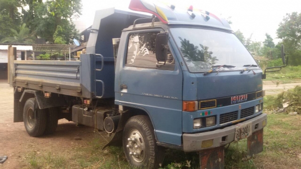 หกล้อ อีซูซุ NPR115แรงปี37ดั้มสามมิตร สภาพดีพร้อมลุย ทะเบียนพร้อมโอน ม.79แล้ว ราคานี้ บริการขับส่งถึงบ้านครับท่าน