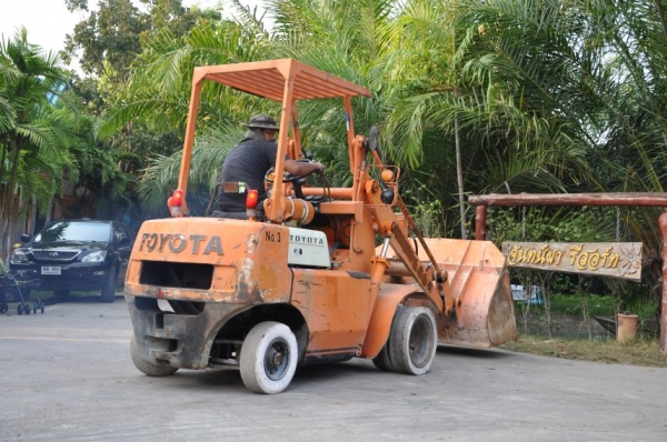 ขายตัก TOYOTA SDดีเซล สวยเดิมจากญี่ปุ่น ยังไม่เคยใช้ในไทย 165,000เท่านั้น!!