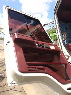 รถอีซูซุ 10  ล้อ ตู้เย็น FVM 175 แรงม้า.   สนใจติดต่อ  081 - 6079515