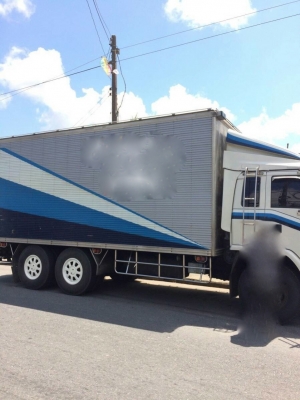 รถอีซูซุ 10  ล้อ ตู้เย็น FVM 175 แรงม้า.   สนใจติดต่อ  081 - 6079515