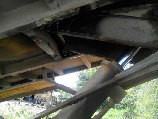 รถมิตซู 10 ล้อดั้ม FN527 - TD  191 แรงม้า.   สนใจติดต่อ  081 - 6079515