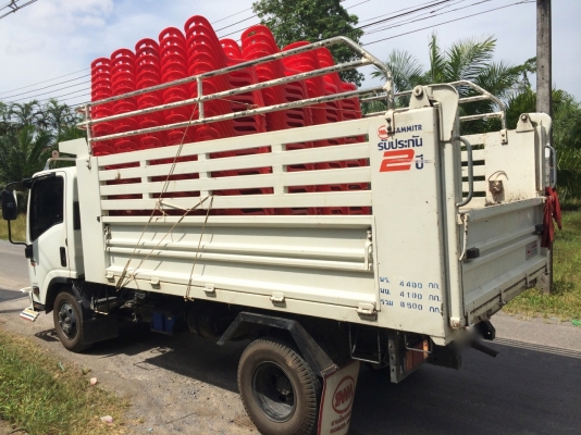 รถอีซูซุ 6 ล้อดั้ม NPR 150 แรงม้า. ปี 52  ( รถวิ่ง 5x,xxx กม. )  สนใจติดต่อ 081 - 6079515