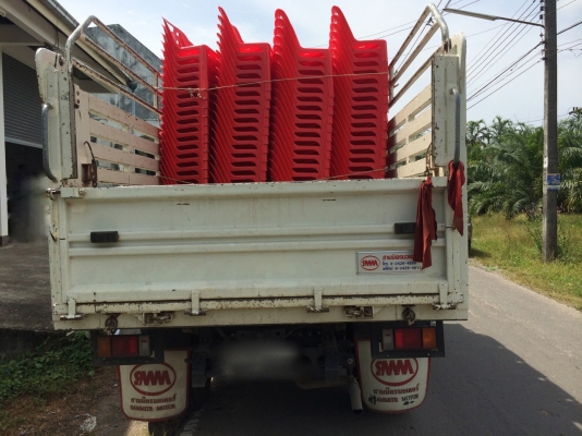 รถอีซูซุ 6 ล้อดั้ม NPR 150 แรงม้า. ปี 52  ( รถวิ่ง 5x,xxx กม. )  สนใจติดต่อ 081 - 6079515