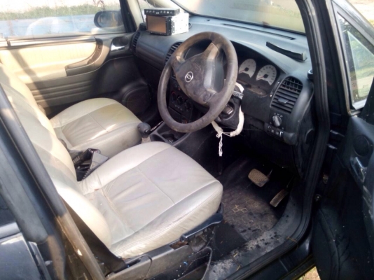 ขายรถซาฟิร่า 1.8 จอดนาน สตาร์ทไม่ติด ราคานี้นี้ไม่มีเล่มทะเบียน