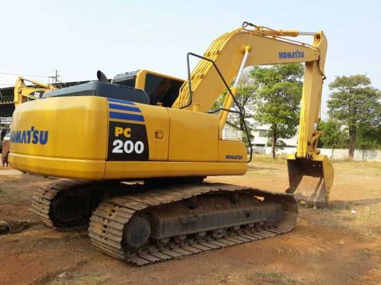 ขายรถแบคโฮ KOMATSU PC-200-8 ปี.2008  อิมวอย 13000 กว่า ช.ม ราคา.1700000 ต่อรองคับ สนใจโทรจองเลย