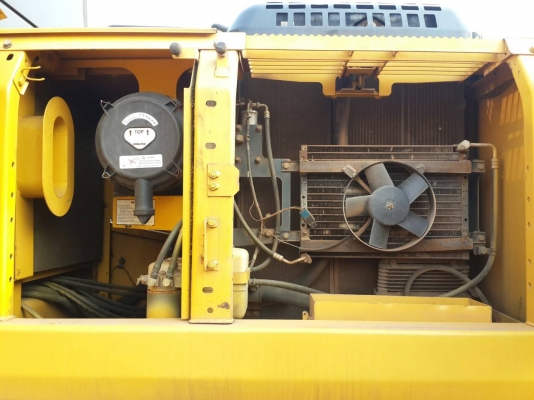 ขายรถแบคโฮ KOMATSU PC-200-8 ปี.2008  อิมวอย 13000 กว่า ช.ม ราคา.1700000 ต่อรองคับ สนใจโทรจองเลย