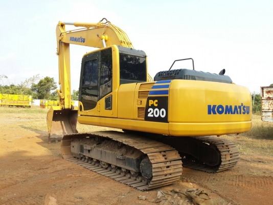 ขายรถแบคโฮ KOMATSU PC-200-8 ปี.2008  อิมวอย 13000 กว่า ช.ม ราคา.1700000 ต่อรองคับ สนใจโทรจองเลย