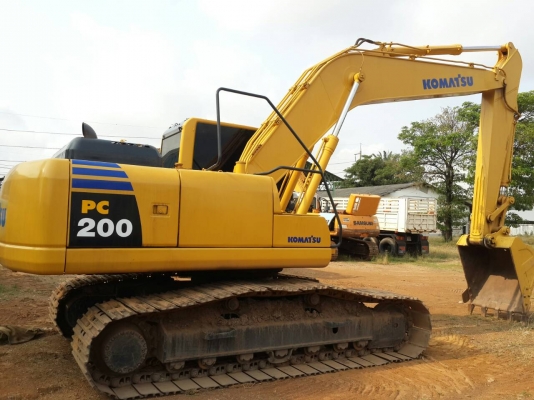 ขายรถแบคโฮ KOMATSU PC-200-8 ปี.2008  อิมวอย 13000 กว่า ช.ม ราคา.1700000 ต่อรองคับ สนใจโทรจองเลย