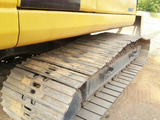 ขายรถแบคโฮ KOMATSU PC-200-8 ปี.2008  อิมวอย 13000 กว่า ช.ม ราคา.1700000 ต่อรองคับ สนใจโทรจองเลย