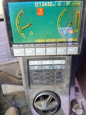 ขายรถแบคโฮ KOMATSU PC-200-8 ปี.2008  อิมวอย 13000 กว่า ช.ม ราคา.1700000 ต่อรองคับ สนใจโทรจองเลย