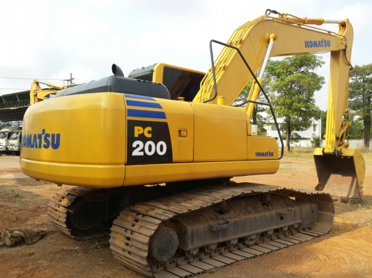 ขายรถแบคโฮ KOMATSU PC-200-8 ปี.2008  อิมวอย 13000 กว่า ช.ม ราคา.1700000 ต่อรองคับ สนใจโทรจองเลย