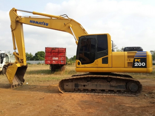ขายรถแบคโฮ KOMATSU PC-200-8 ปี.2008  อิมวอย 13000 กว่า ช.ม ราคา.1700000 ต่อรองคับ สนใจโทรจองเลย