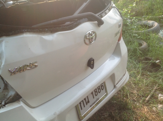 รถอุบัตุเหตุ  ยารีส 08  มือเดียวออกห้าง  มีประกันช้ัน 1