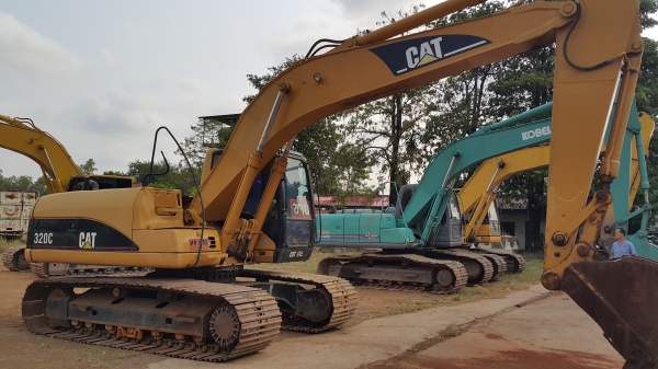 ขายรถแบคโฮ CAT.320-C เอกสารเล่มทะเบียน ไฟฟ้าครบ รถสวย ราคาถูก 1650000 สนใจจองเลย