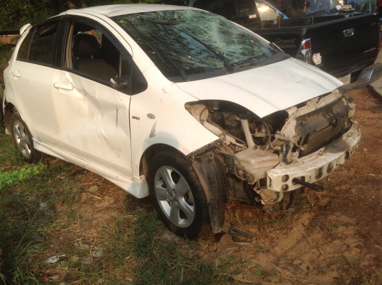 รถอุบัติเหตุ ยารีส ปี 08 มี ป1  ทุน330000