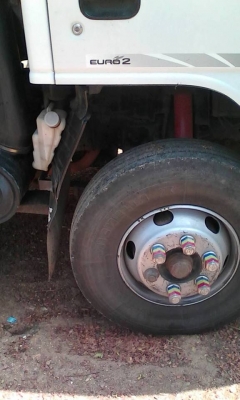 หกล้อ กลาง อีซุซุ 175