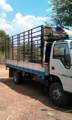 หกล้อ กลาง อีซุซุ 175