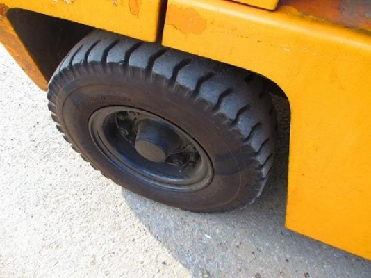 ขายรถโฟล์คลิฟท์มือสอง NISSAN รุ่น YF03 195,000 บาท นำเข้าจากประเทศญี่ปุ่น 100\% ไม่เคยใช้งานในประเทศไทย