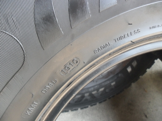 ยาง DEESTONE 31x10.50R15ปี10 สวยๆ 4 เส้น ราคา 2500 บาท