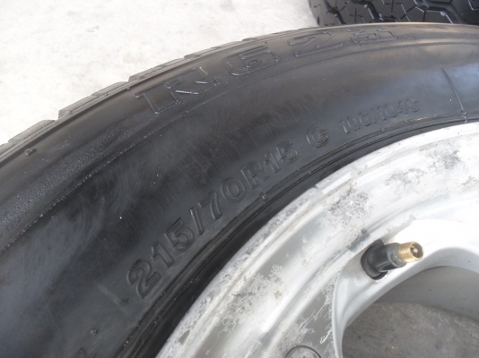 ล้อแม็ก 15นิ้ว 6รู พร้อมยาง สวยๆ 4 ล้อ ราคา 5000 บาท