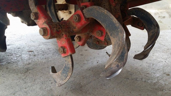 รถพรวนดิน  ISEKI  ขนาด 7 แรง  เก่าญี่ปุ่น เครื่องยนต์ติดง่าย  สภาพสวย  สามารถหมุนแฮนด์แบบเดินหน้าและถอยหลังได้