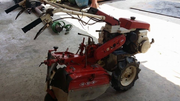 รถพรวนดิน  ISEKI  ขนาด 7 แรง  เก่าญี่ปุ่น เครื่องยนต์ติดง่าย  สภาพสวย  สามารถหมุนแฮนด์แบบเดินหน้าและถอยหลังได้