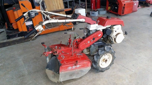 รถพรวนดิน  ISEKI  ขนาด 7 แรง  เก่าญี่ปุ่น เครื่องยนต์ติดง่าย  สภาพสวย  สามารถหมุนแฮนด์แบบเดินหน้าและถอยหลังได้