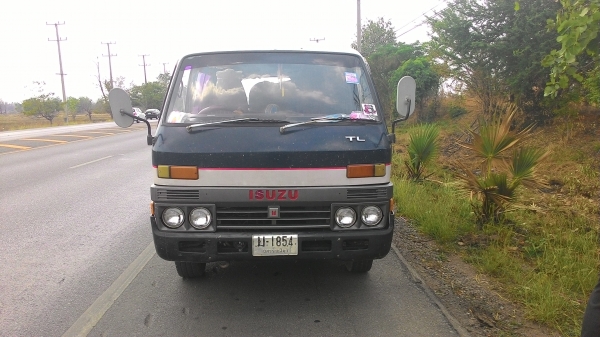 ขายรถตู้ISUZU เครื่อง88 เกียร์ยาว ทะเบียนเต็ม(ช่วงล่างเอ้ว)