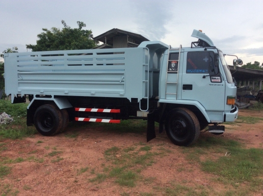 ISUZU6ล้อROCKY ดั๊ม 195 แรงแท้ เครื่องดี ครัทซีสวย กะบะต่อใหม่ ครัทซีใหญ่ยาวตลอด ขาย 800,000 บาท