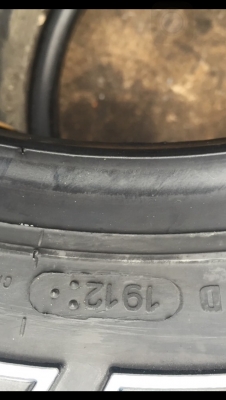 ขายยาง Achilles mt 31/10.5/15ยางใหม่ปี12 ยางมัดลายโหดๆครับ