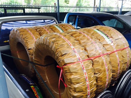 ขายยาง Achilles mt 31/10.5/15ยางใหม่ปี12 ยางมัดลายโหดๆครับ