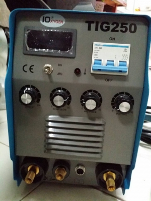 ขายตู้เชื่อม TIG 250 ใช้งานเดียว 380 V.