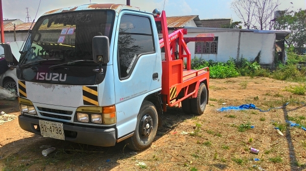 ขายรถISUZUNKR เครื่อง88 ฝาขาว(รถยก)