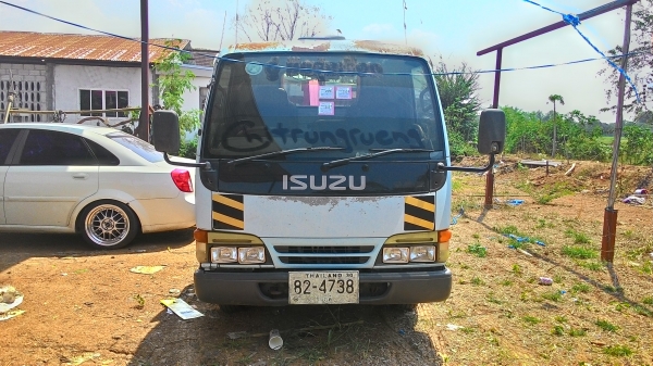 ขายรถISUZUNKR เครื่อง88 ฝาขาว(รถยก)