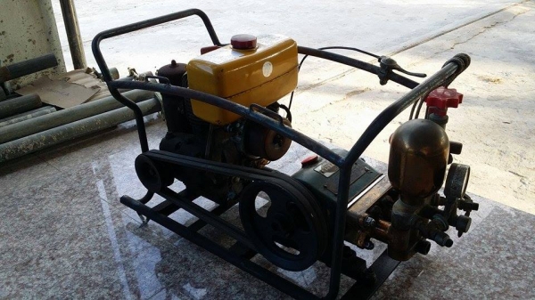 ปั๊มน้ำเก่าญี่ปุ่น  เครื่องยนต์ติดง่าย สภาพพร้อมใช้งาน