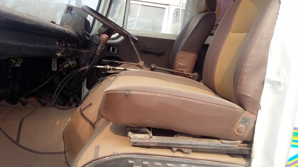 สิบล้อสภาพดี ทำสีให้ทั้งคัน