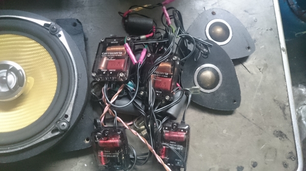 ลำโพงดอก Carrozeria Pionerr 6 นิ้ว TS-1700 A ครบชุด