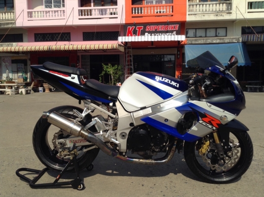 ธารนนทบุรี//ขาย SUZUKI GSX R1000 K1 สภาพนางฟ้า ของแต่งแน่นๆครับ ระบบไฟระบบเครื่องสมบูรณ์มากๆ ท๊อกมาตามมือครับ ราคา 129,000 บาท เอกสารอินวอยท์+สรรพสามิตแท้ 100 \%
