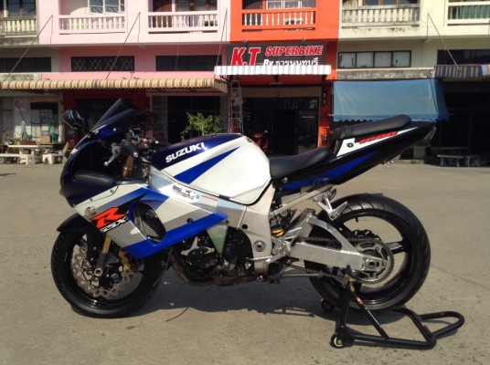 ธารนนทบุรี//ขาย SUZUKI GSX R1000 K1 สภาพนางฟ้า ของแต่งแน่นๆครับ ระบบไฟระบบเครื่องสมบูรณ์มากๆ ท๊อกมาตามมือครับ ราคา 129,000 บาท เอกสารอินวอยท์+สรรพสามิตแท้ 100 \%